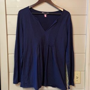 Lilly Pulitzer Navy V Neck Long Sleeved Top Size M.